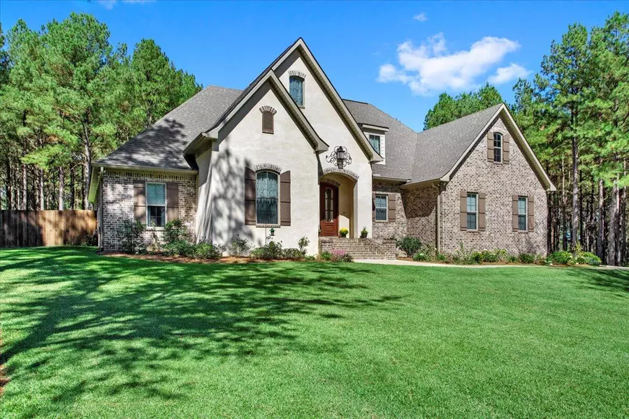 4 Woodlands Dr., Laurel, MS 39443