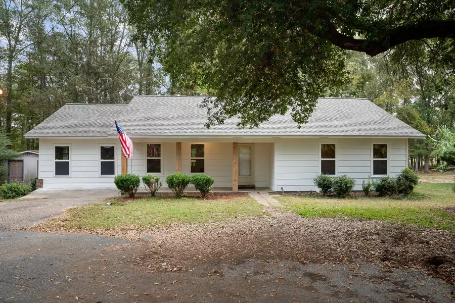 415 Sanders St., Sandersville, MS 39477