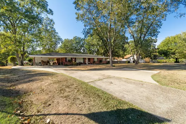 Laurel, MS 39440,1812 Old Bay Springs