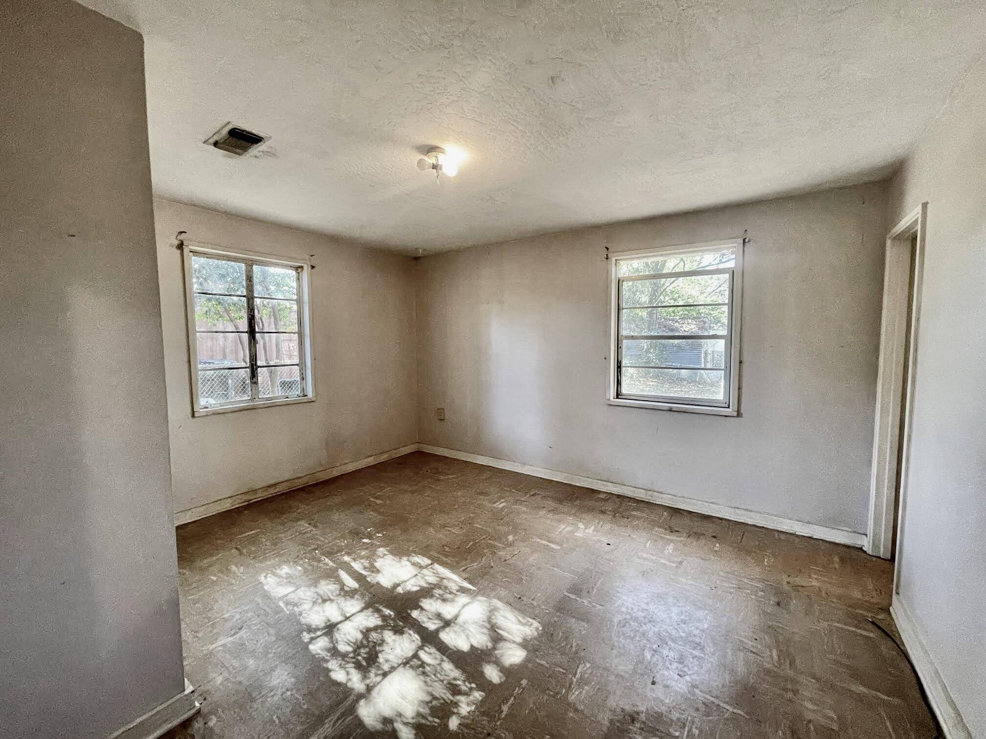 Petal, MS 39465,302 Williams St.