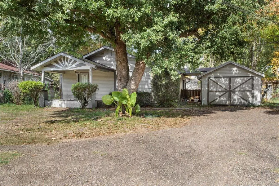 2306 Glendale Rd., Hattiesburg, MS 39401