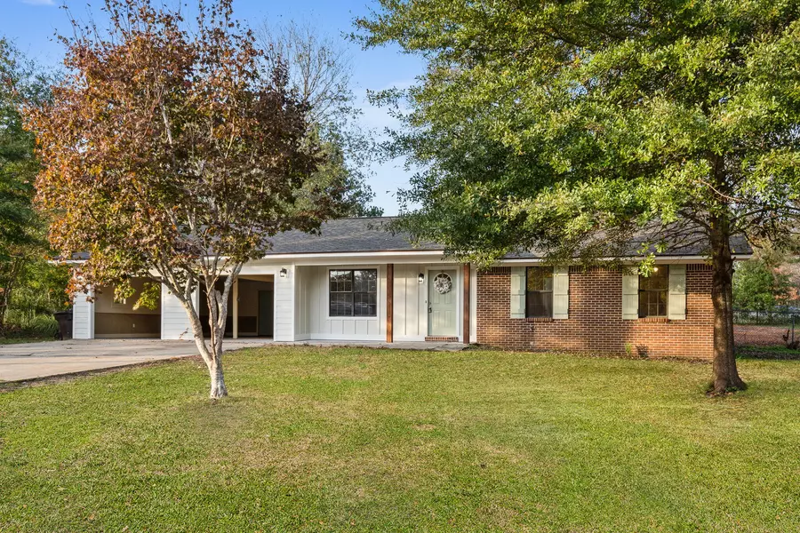 2 Oak Hollow, Hattiesburg, MS 39402