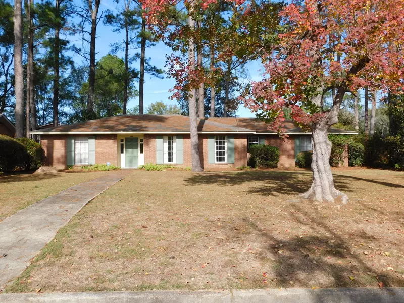 1906 Ridgewood Dr., Columbia, MS 39429