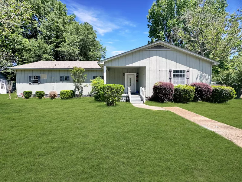 219 W Bell, Mendenhall, MS 39114