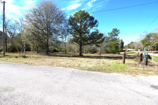 6 Lanell Odom Rd., Poplarville, MS 39470