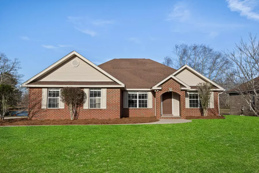 77 Lakeland Cir., Petal, MS 39465