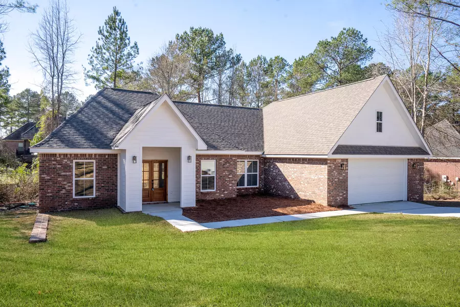 27 Pine Meadow LOOP, Hattiesburg, MS 39402