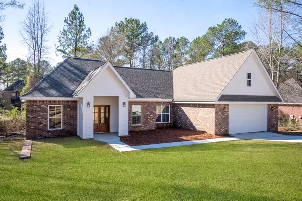 27 Pine Meadow LOOP, Hattiesburg, MS 39402