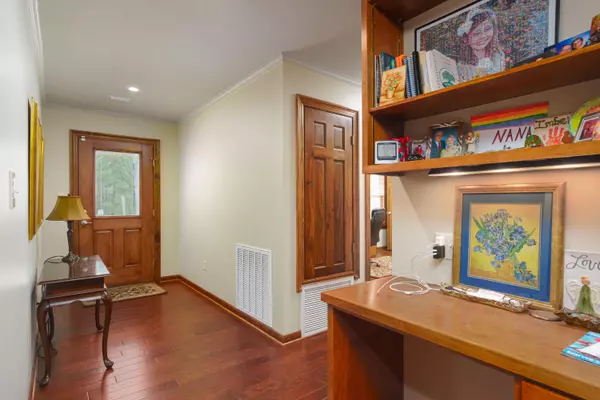 Collins, MS 39428,311 Lake Mike Conner