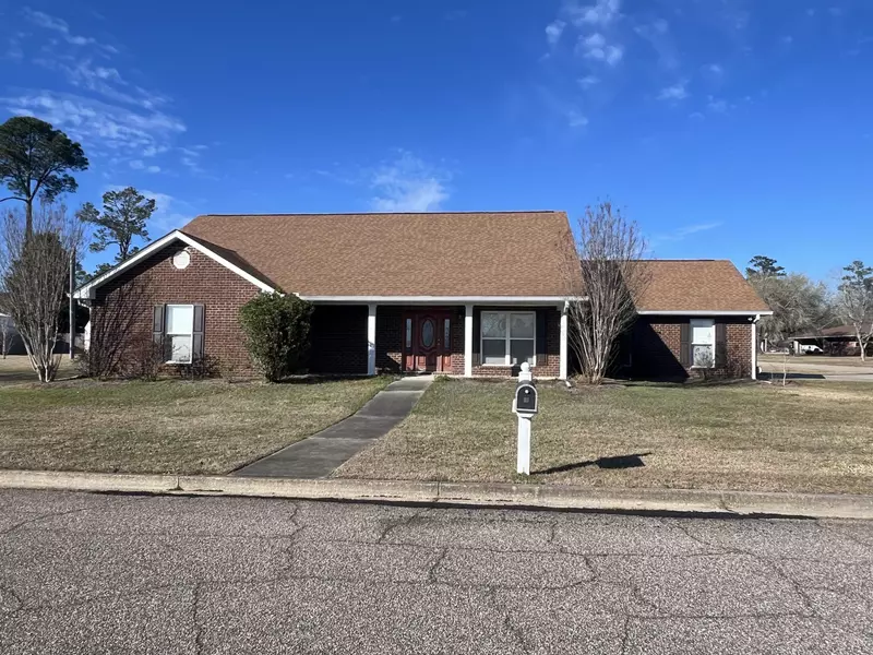 43 Lakeshore Dr., Columbia, MS 39429