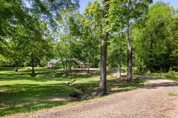 Sumrall, MS 39482,23 Chestnut Ln.