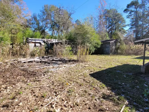 Columbia, MS 39429,1108 Maxwell