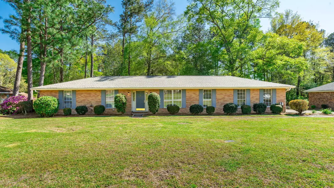 121 Beechwood Dr., Hattiesburg, MS 39402