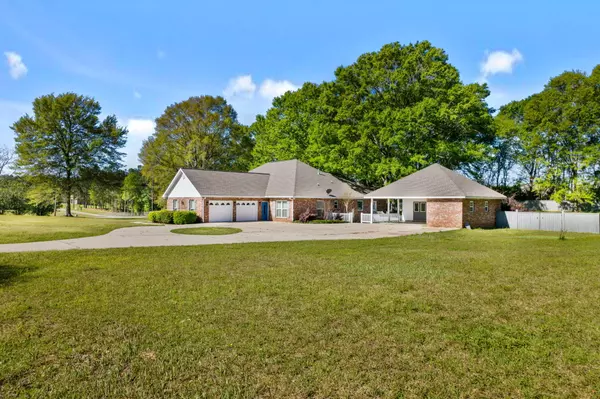 Hattiesburg, MS 39402,14 Quail Hollow Dr.