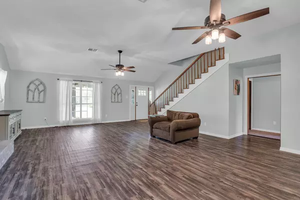 575 Pine Burr Rd. Lumberton, MS 39455