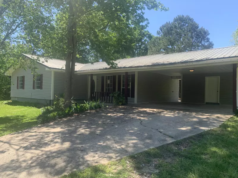 103 Dogwood Lake Rd., Moselle, MS 39459