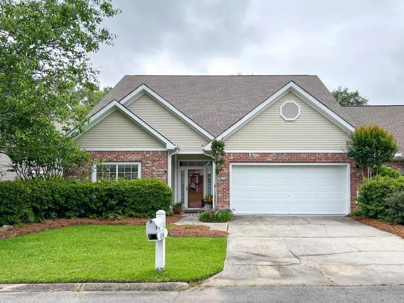 106 Silver PT, Hattiesburg, MS 39402