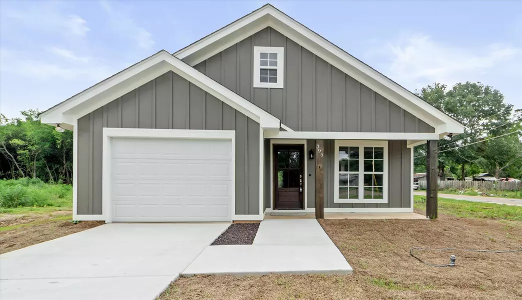 395 N George, Petal, MS 39465