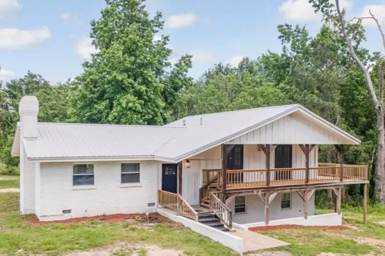 592 Nub McNair Rd., Magee, MS 39111