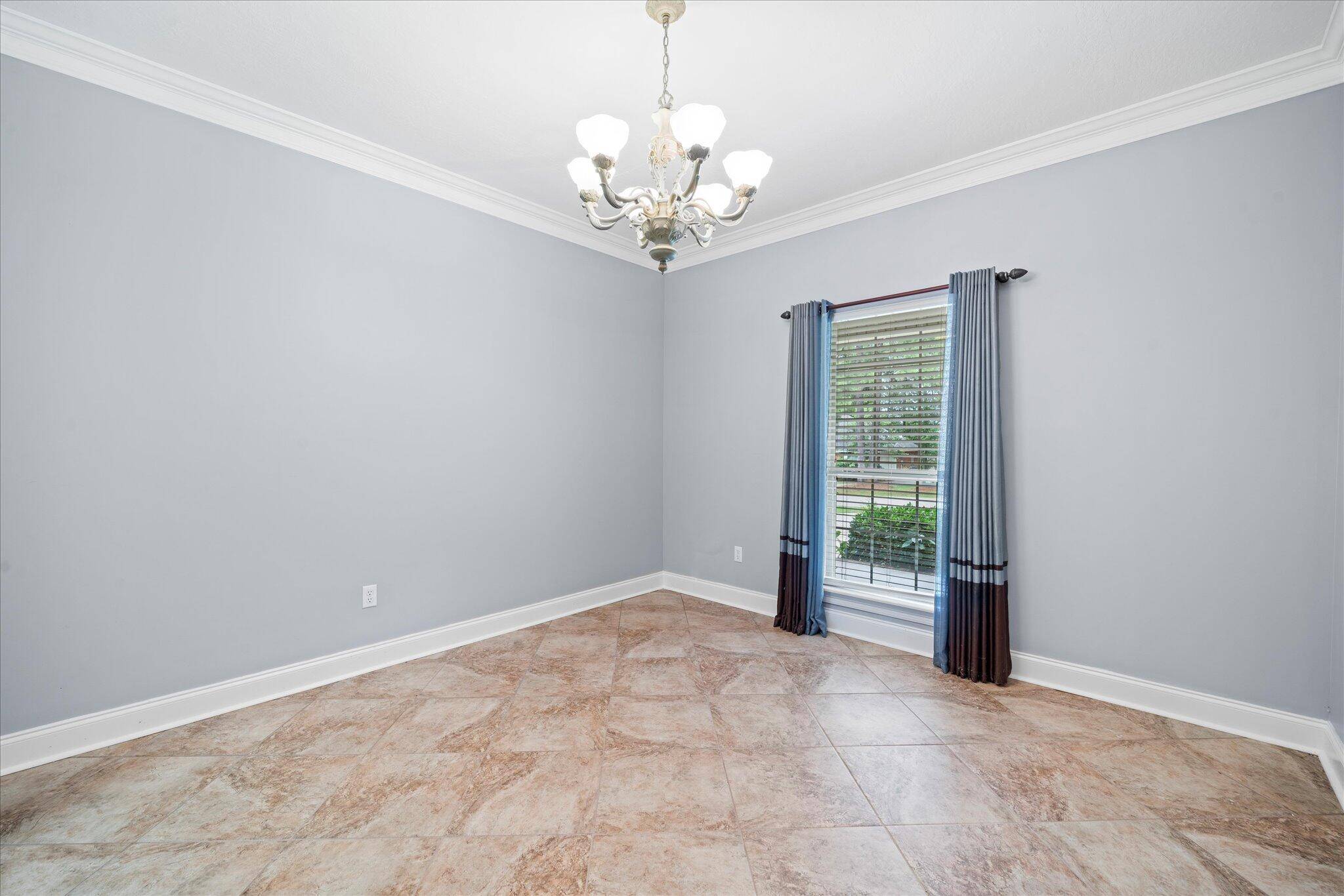 Hattiesburg, MS 39402,208 Serene Hill