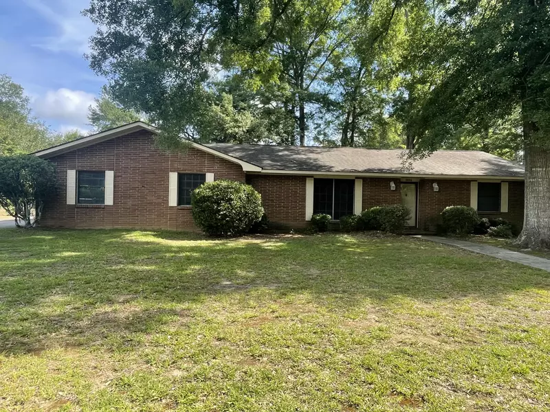 1806 Ridgewood Drive, Columbia, MS 39429