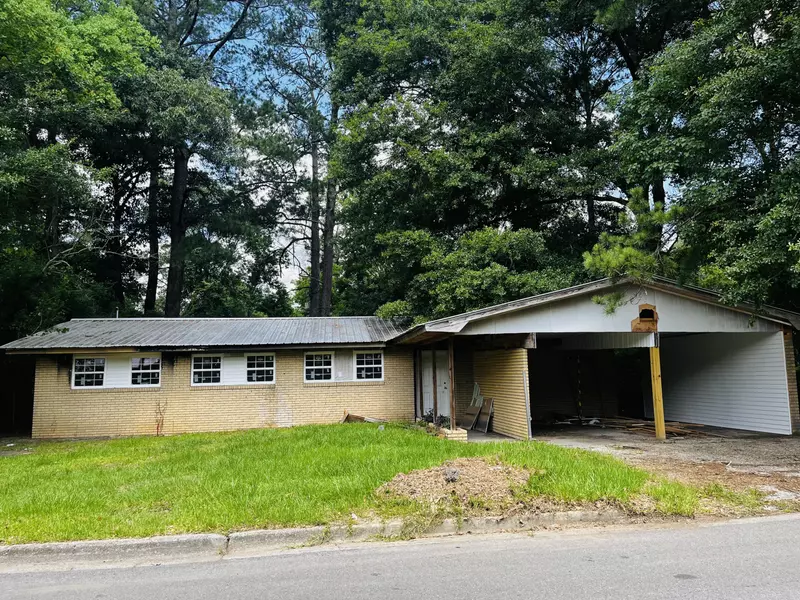 1417 Hendricks St., Columbia, MS 39429