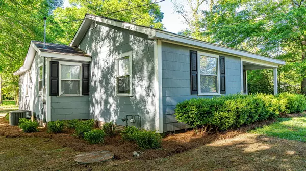 Petal, MS 39465,142 E 2nd Ave.