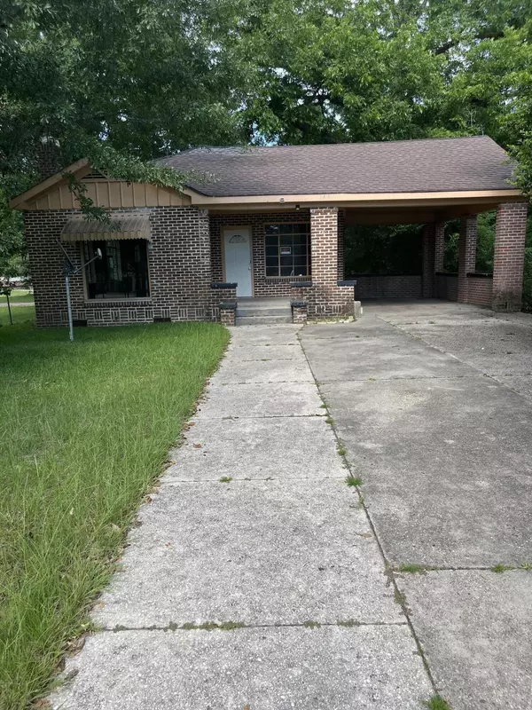 2411 N 5TH Ave., Laurel, MS 39440