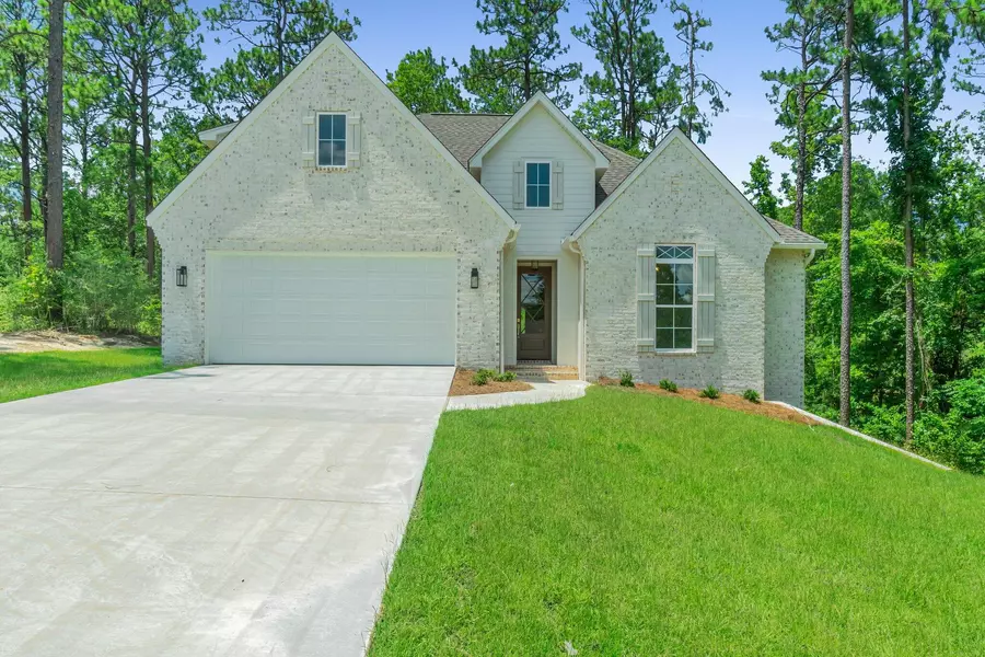 16 W Yellowstone Rd., Hattiesburg, MS 39402
