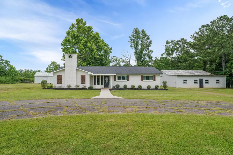 5238 Ward Pineview Rd., Lucedale, MS 39452