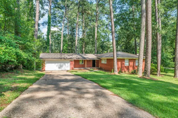 3307 Pinehaven Dr., Laurel, MS 39440