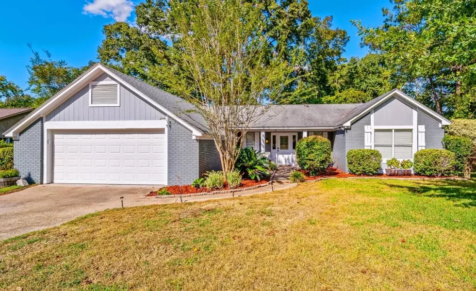 38 Leaf Ln., Hattiesburg, MS 39402