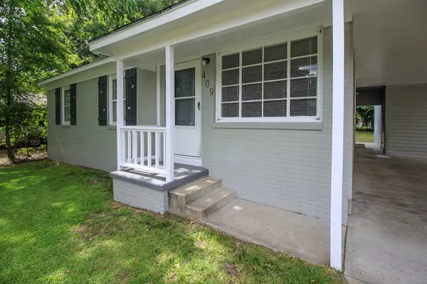 Petal, MS 39465,409 E 5th Ave.