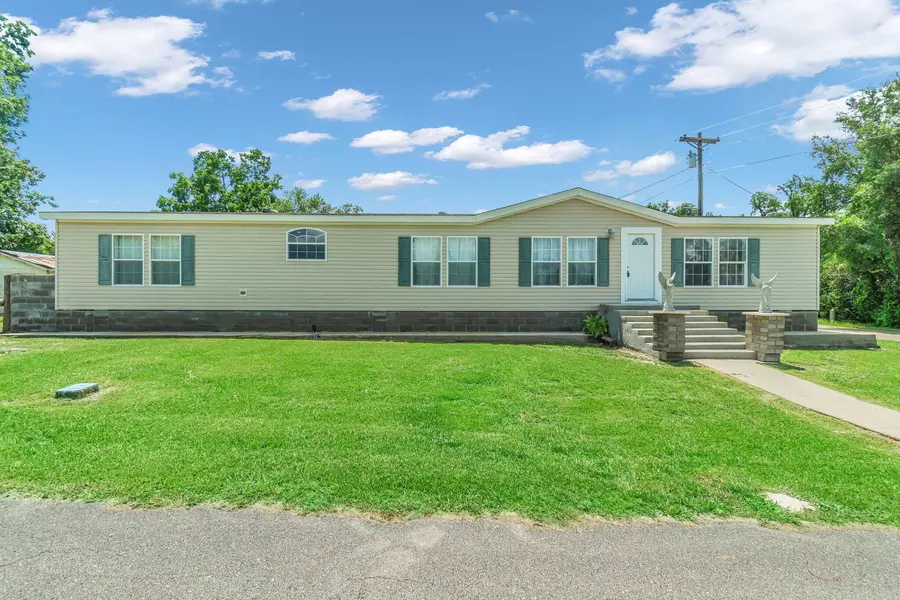 22 Dixie St., Hattiesburg, MS 39401