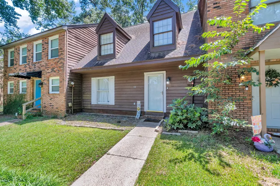 14 Hickory Knoll, Hattiesburg, MS 39402