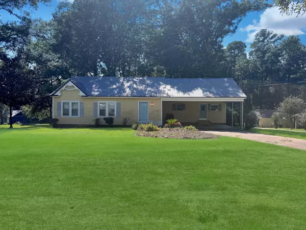 Mendenhall, MS 39114,1128 N East St.