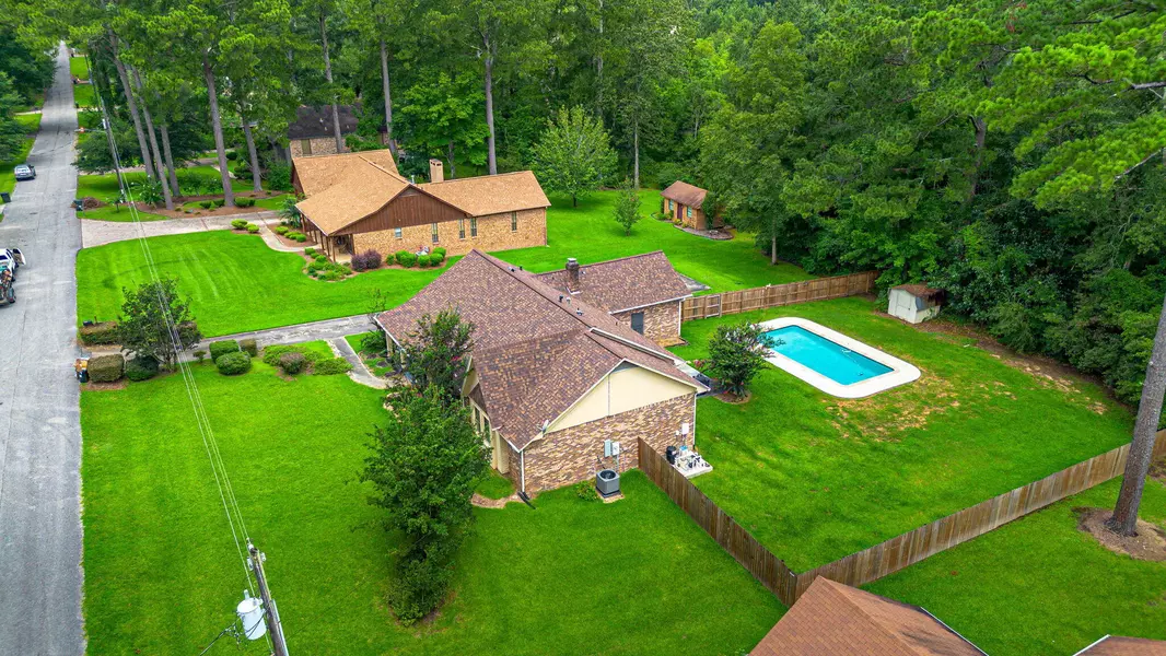 623 Cherry Ln., Laurel, MS 39440