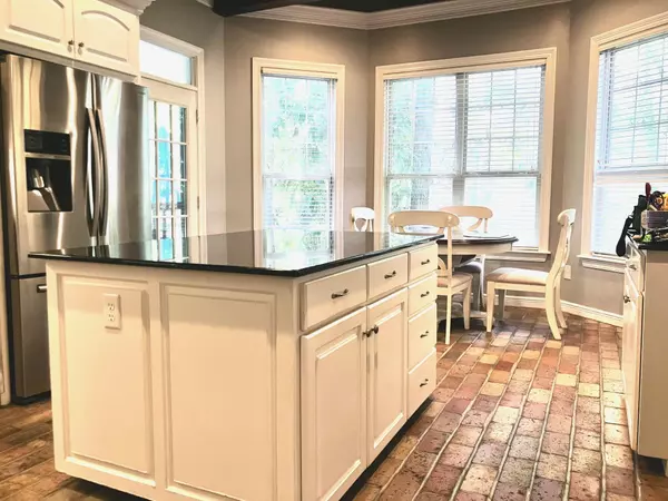 10 N Stoneridge Hattiesburg, MS 39402