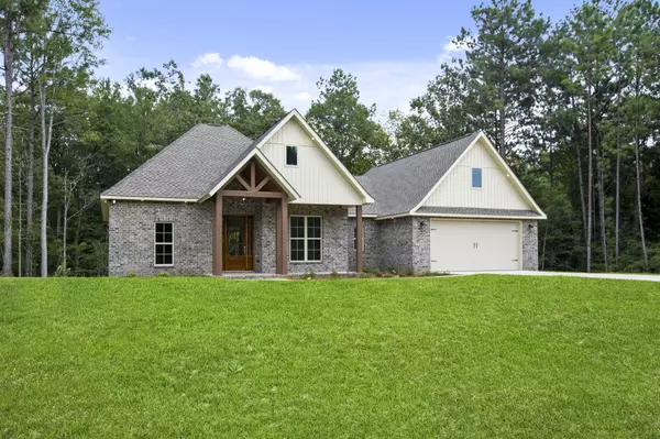 302 Pine Ridge Dr., Petal, MS 39465