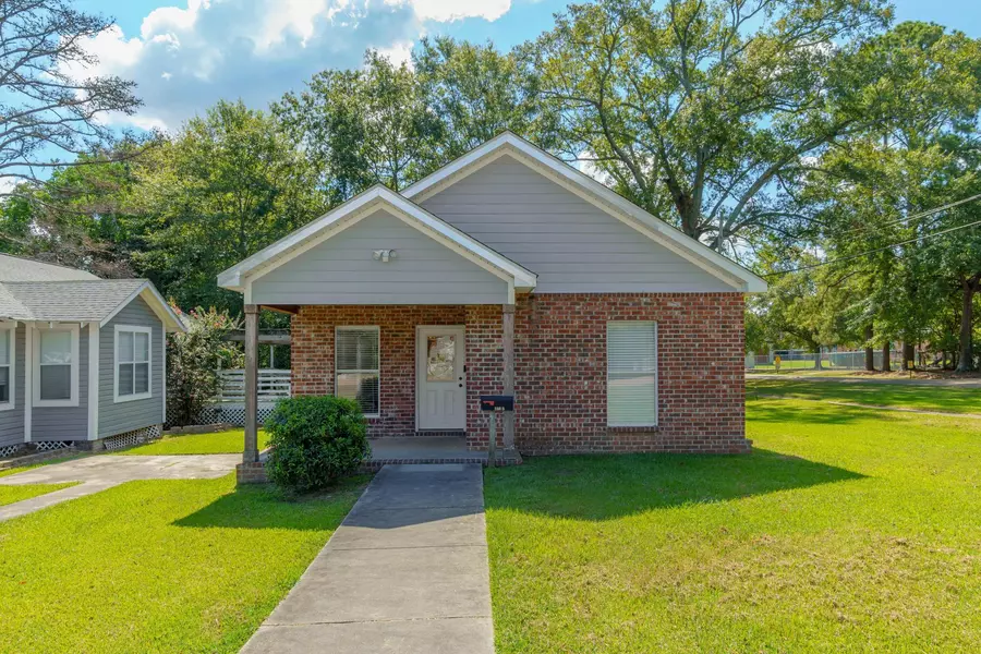 306 S 2nd St., Collins, MS 39428