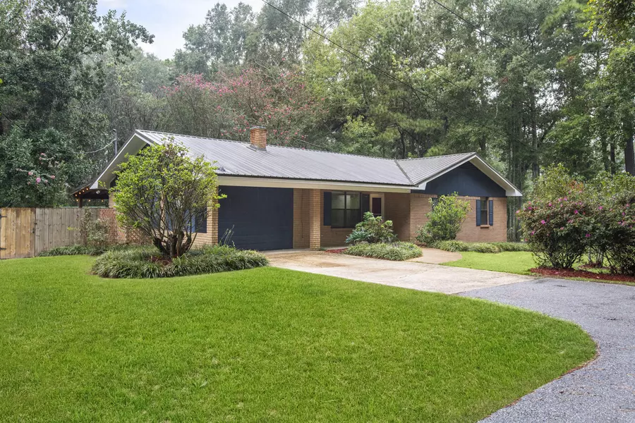 23 Clinton Rd., Hattiesburg, MS 39402