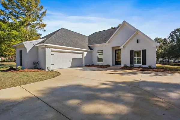 Magee, MS 39111,101 NW Cypress CV