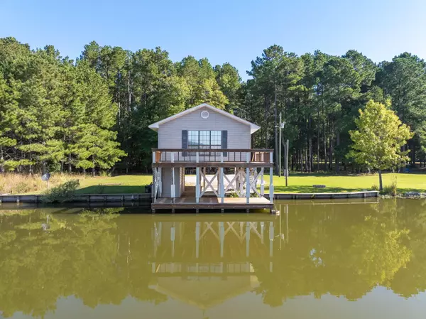 Pachuta, MS 39347,1214 Lake Eddins 1638