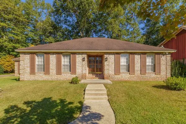 3303 Brookwood Dr.,  Hattiesburg,  MS 39401