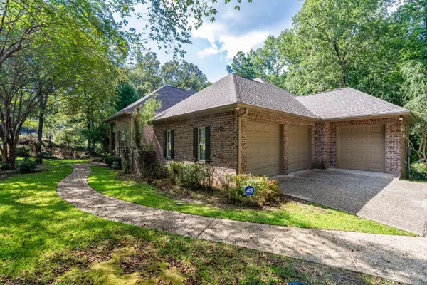 Hattiesburg, MS 39401,48 Timberton Dr.