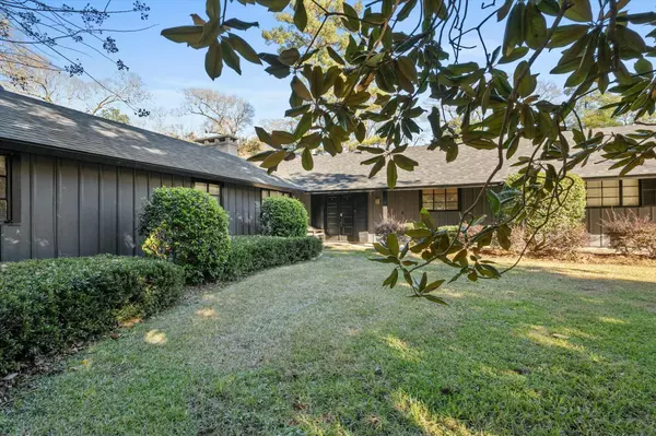 Laurel, MS 39440,34 Country Club Dr.