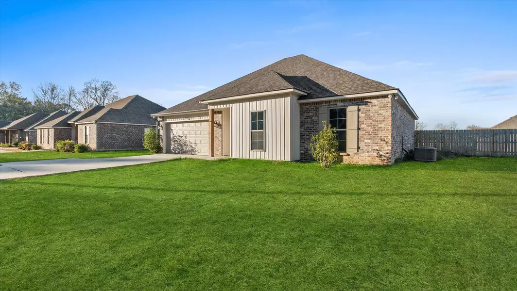 1961 Old Hwy 11, Purvis, MS 39475