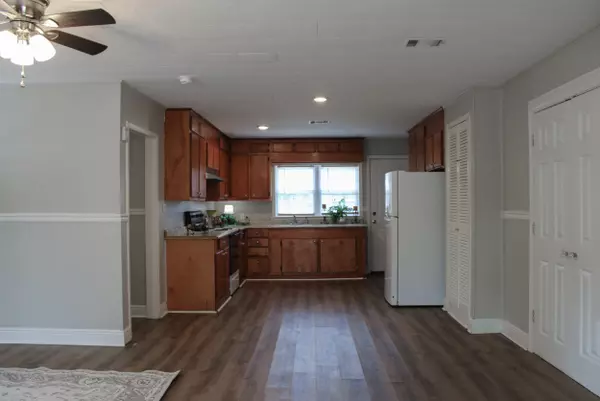 Petal, MS 39465,106 Dixie Ave.