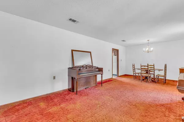 496 Eatonville Rd. Hattiesburg, MS 39401