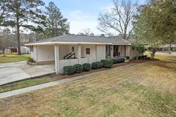 Collins, MS 39428,306 Ida St.